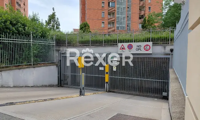 Rexer-Genova-Proponiamo-in-vendita-box-auto-di-mq-situato-nel-complesso-della-Fiumara-in-posizione-c
