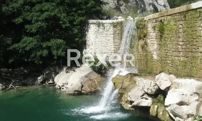 Rexer-Badia-Tedalda-Badia-Tedalda-AR-Due-abitazioni-in-pietra-con-doppi-giardini-vista-panoramica-e-possibilit-di-terreno-e-stalla-Altro