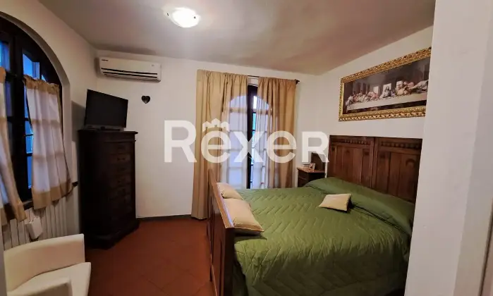 Rexer-Massa-Vendesi-villa-con-giardino-e-vigneto-Via-Grottini-Massa-MS-Altro