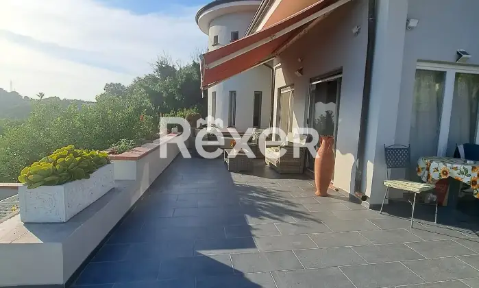 Rexer-Massa-Vendesi-villa-con-giardino-e-vigneto-Via-Grottini-Massa-MS-Altro