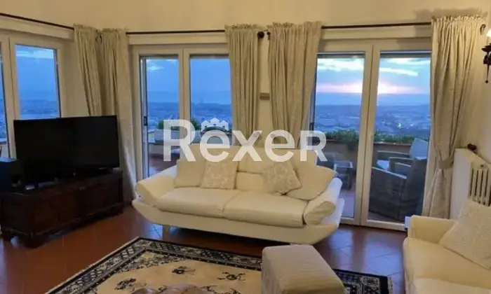 Rexer-Massa-Vendesi-villa-con-giardino-e-vigneto-Via-Grottini-Massa-MS-Altro
