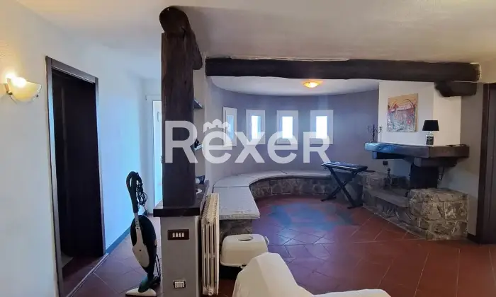 Rexer-Massa-Vendesi-villa-con-giardino-e-vigneto-Via-Grottini-Massa-MS-Altro