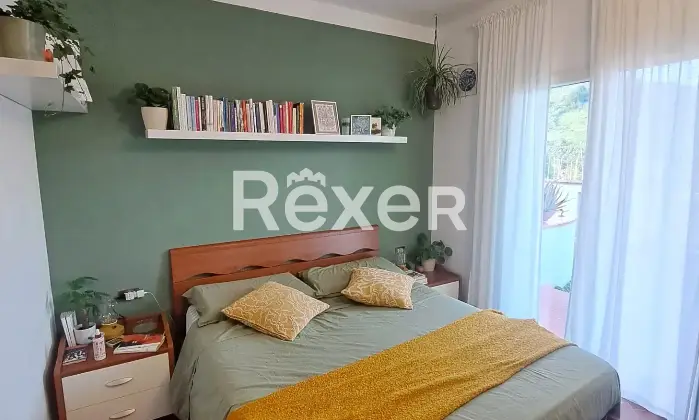Rexer-Massa-Vendesi-villa-con-giardino-e-vigneto-Via-Grottini-Massa-MS-Altro