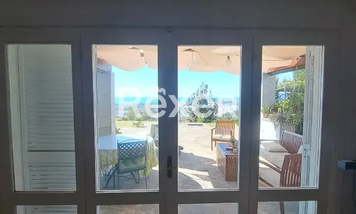 Rexer-Massa-Vendesi-villa-con-giardino-e-vigneto-Via-Grottini-Massa-MS-Altro