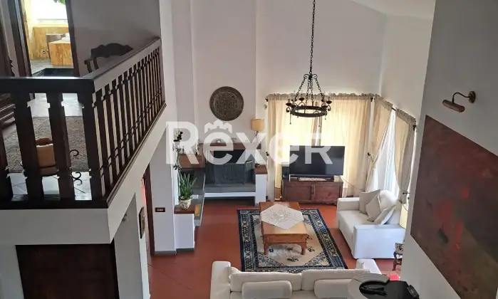 Rexer-Massa-Vendesi-villa-con-giardino-e-vigneto-Via-Grottini-Massa-MS-Altro