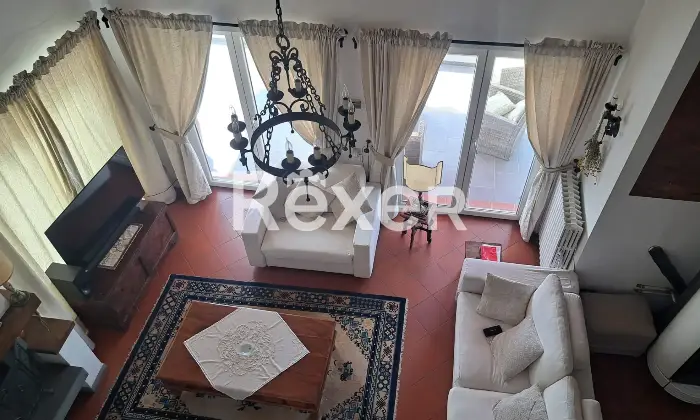 Rexer-Massa-Vendesi-villa-con-giardino-e-vigneto-Via-Grottini-Massa-MS-Altro