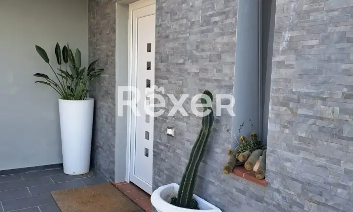 Rexer-Massa-Vendesi-villa-con-giardino-e-vigneto-Via-Grottini-Massa-MS-Altro