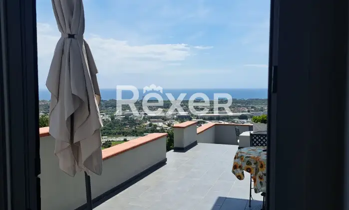 Rexer-Massa-Vendesi-villa-con-giardino-e-vigneto-Via-Grottini-Massa-MS-Altro