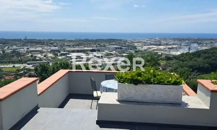 Rexer-Massa-Vendesi-villa-con-giardino-e-vigneto-Via-Grottini-Massa-MS-Altro