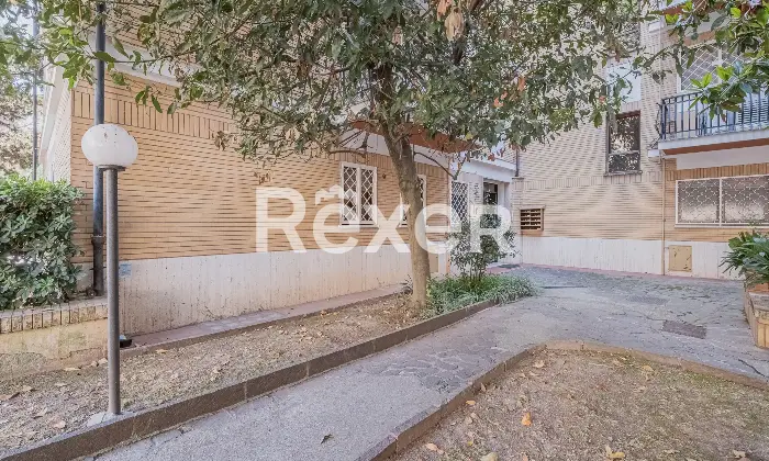 Rexer-Roma-Vendesi-appartamento-Via-Gradoli-Altro