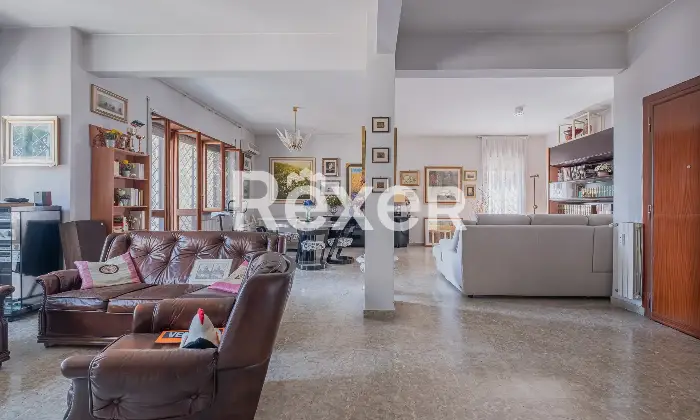 Rexer-Roma-Vendesi-appartamento-Via-Gradoli-Altro