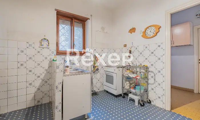 Rexer-Roma-Vendesi-appartamento-Via-Gradoli-Altro