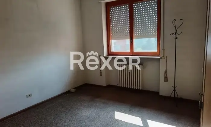 Rexer-Alessandria-Ampio-appartamento-di-mq-al-penultimo-piano-con-tre-balconi-box-auto-e-vista-aperta-Altro