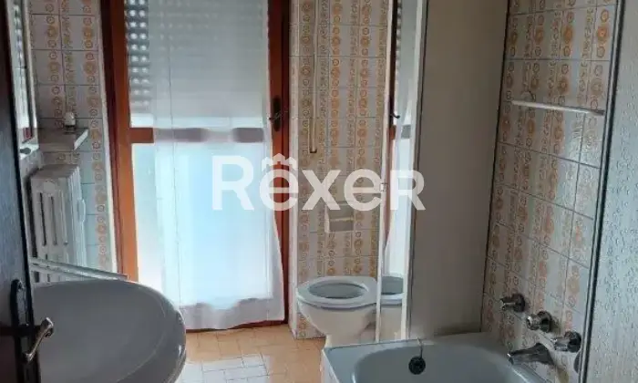 Rexer-Alessandria-Ampio-appartamento-di-mq-al-penultimo-piano-con-tre-balconi-box-auto-e-vista-aperta-Altro