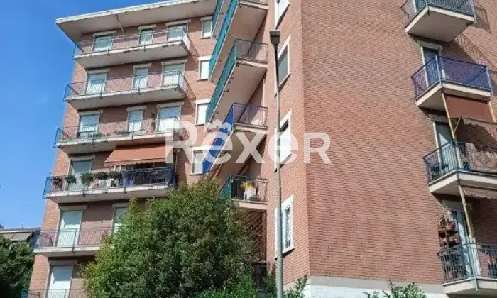 Rexer-Alessandria-Ampio-appartamento-di-mq-al-penultimo-piano-con-tre-balconi-box-auto-e-vista-aperta-Altro