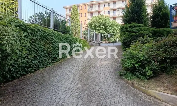 Rexer-Alessandria-Ampio-appartamento-di-mq-al-penultimo-piano-con-tre-balconi-box-auto-e-vista-aperta-Altro
