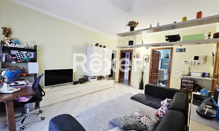 Rexer-Campi-Bisenzio-Ampio-trilocale-con-terrazzo-vivibile-e-garage-Soggiorno
