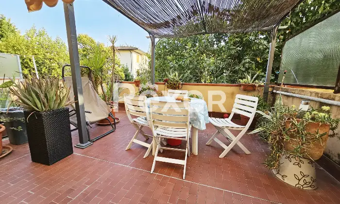 Rexer-Campi-Bisenzio-Ampio-trilocale-con-terrazzo-vivibile-e-garage-Terrazzo