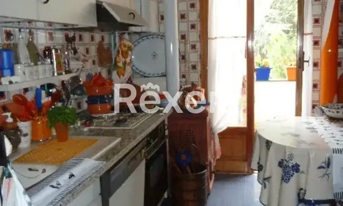 Rexer-Pontinvrea-Pontinvrea-SV-Trilocale-con-giardino-privato-di-mq-balconi-e-possibilit-di-due-posti-auto-Altro