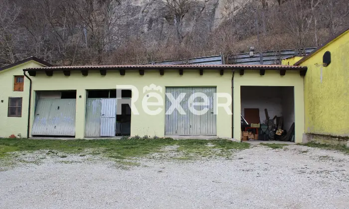 Rexer-Montecopiolo-Appartamento-con-ingresso-indipendente-garage-e-vista-panoramica-a-Montecopiolo-Deposito