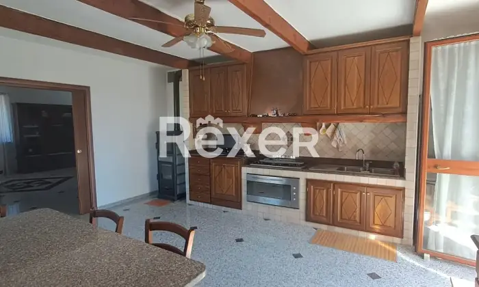 Rexer-Caresanablot-Villa-in-zona-residenziale-di-prestigio-Cucina