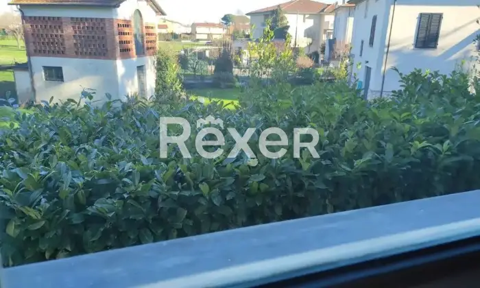 Rexer-Lucca-Vendesi-casa-indipendente-con-ampio-giardino-Via-Sarzanese-SantAnna-Lucca-Altro