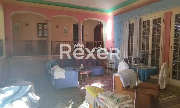 Rexer-Lucca-Vendesi-casa-indipendente-con-ampio-giardino-Via-Sarzanese-SantAnna-Lucca-Altro