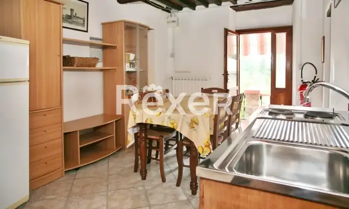 Rexer-Pescaglia-Antico-Palazzo-con-Piscina-e-Giardino-in-Vendita-a-Colognora-Pescaglia-Altro