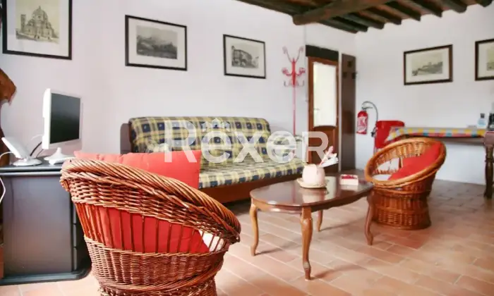 Rexer-Pescaglia-Antico-Palazzo-con-Piscina-e-Giardino-in-Vendita-a-Colognora-Pescaglia-Altro