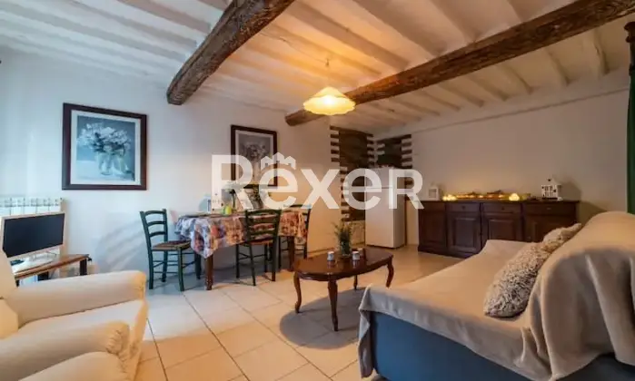Rexer-Pescaglia-Antico-Palazzo-con-Piscina-e-Giardino-in-Vendita-a-Colognora-Pescaglia-Salone