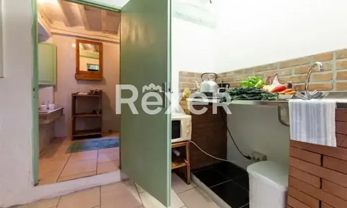 Rexer-Pescaglia-Antico-Palazzo-con-Piscina-e-Giardino-in-Vendita-a-Colognora-Pescaglia-Cucina