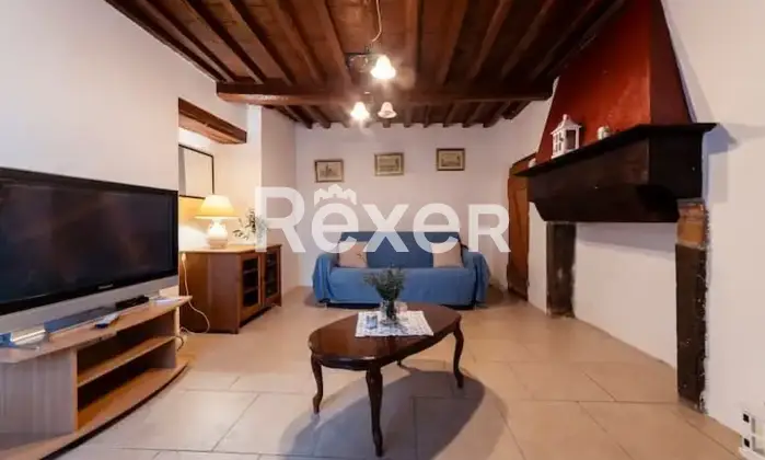 Rexer-Pescaglia-Antico-Palazzo-con-Piscina-e-Giardino-in-Vendita-a-Colognora-Pescaglia-Salone