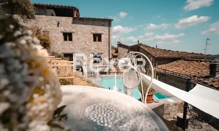 Rexer-Pescaglia-Antico-Palazzo-con-Piscina-e-Giardino-in-Vendita-a-Colognora-Pescaglia-Terrazzo