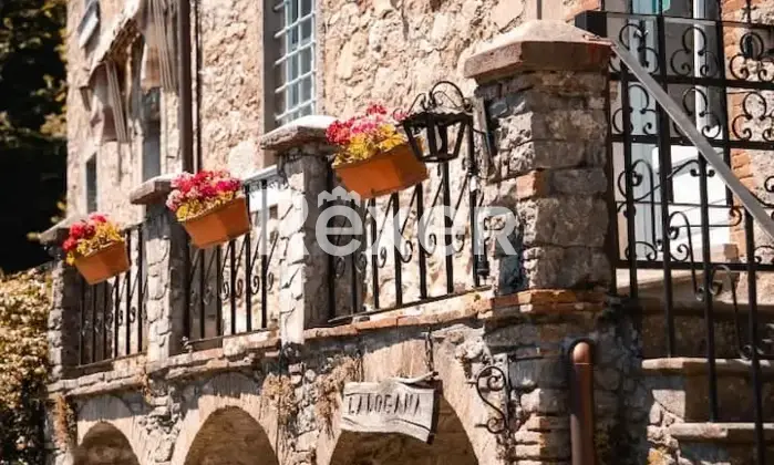 Rexer-Pescaglia-Antico-Palazzo-con-Piscina-e-Giardino-in-Vendita-a-Colognora-Pescaglia-Terrazzo