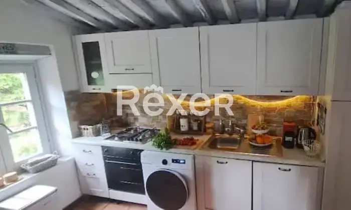Rexer-Pescaglia-Antico-Palazzo-con-Piscina-e-Giardino-in-Vendita-a-Colognora-Pescaglia-Cucina