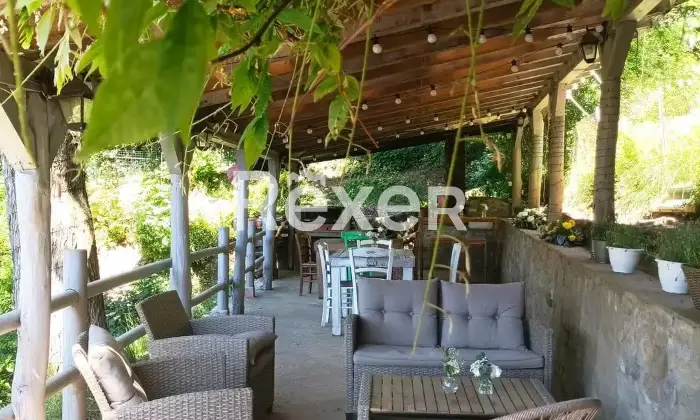 Rexer-Pescaglia-Antico-Palazzo-con-Piscina-e-Giardino-in-Vendita-a-Colognora-Pescaglia-Terrazzo