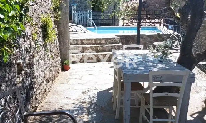 Rexer-Pescaglia-Antico-Palazzo-con-Piscina-e-Giardino-in-Vendita-a-Colognora-Pescaglia-Terrazzo