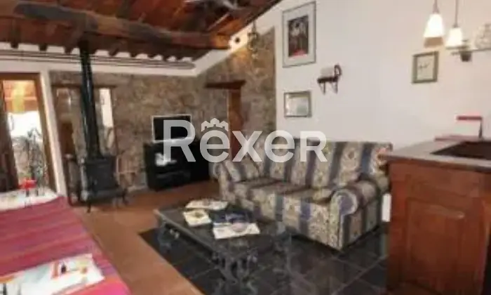Rexer-Pescaglia-Antico-Palazzo-con-Piscina-e-Giardino-in-Vendita-a-Colognora-Pescaglia-Altro