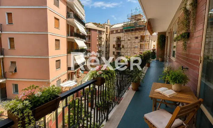 Rexer-SAVONA-Ampia-metratura-con-ascensore-e-garage-Altro
