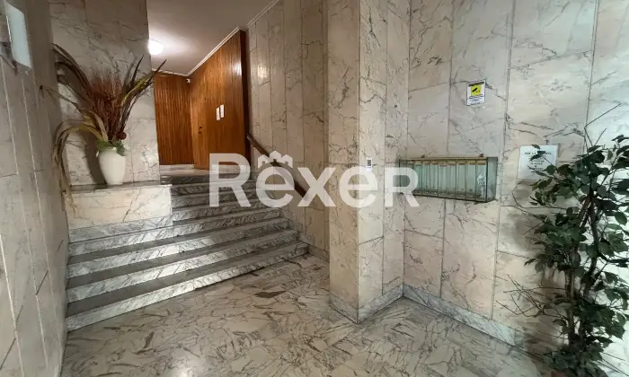 Rexer-SAVONA-Ampia-metratura-con-ascensore-e-garage-Altro