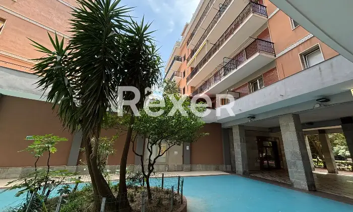 Rexer-SAVONA-Ampia-metratura-con-ascensore-e-garage-Altro