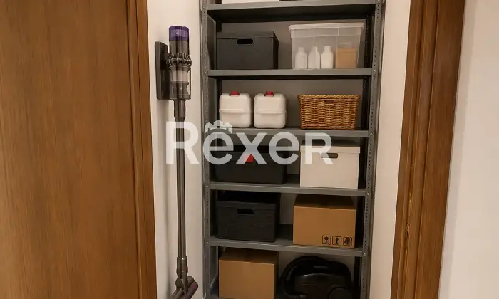 Rexer-SAVONA-Ampia-metratura-con-ascensore-e-garage-Altro