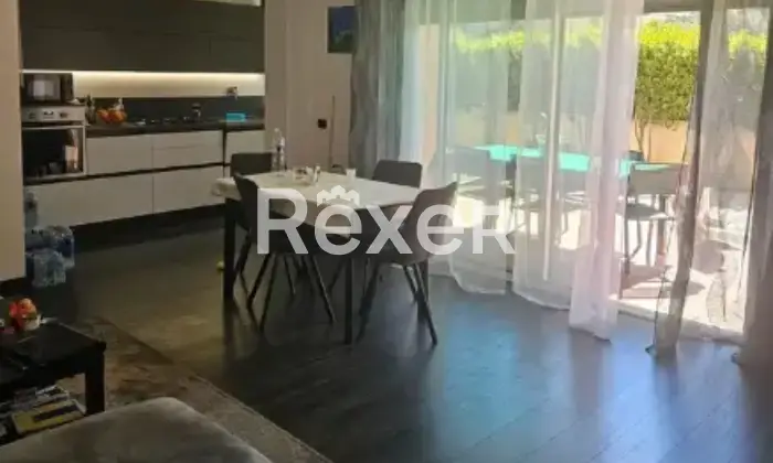 Rexer-Foligno-Foligno-Elegante-appartamento-ristrutturato-con-giardino-privato-di-mq-e-garage-doppio-Altro