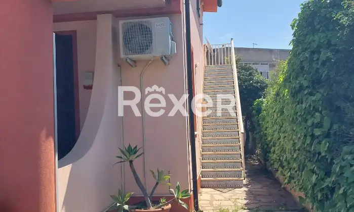 Rexer-Scicli-Villa-a-Playa-Grande-Giardino