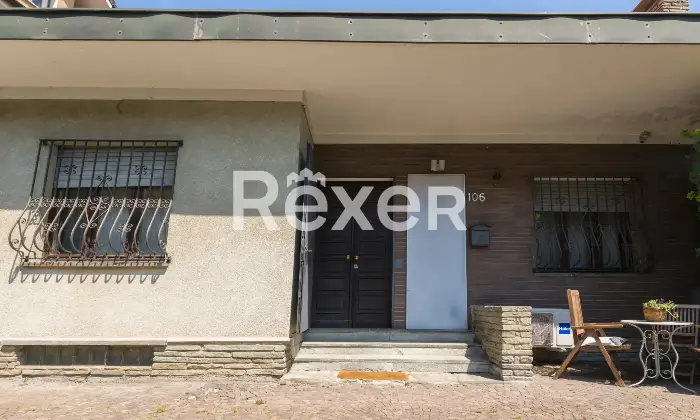 Rexer-Rivoli-VILLA-SINGOLA-LIBERA-SU-LATI-LOCATA-SINO-AL-Altro