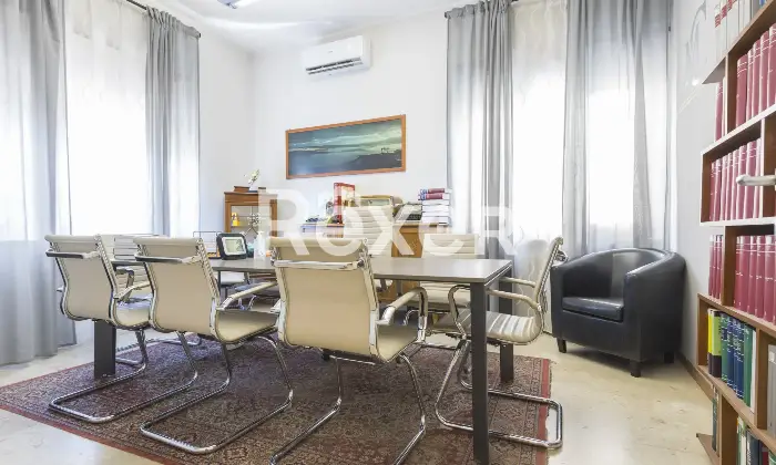 Rexer-Rivoli-VILLA-SINGOLA-LIBERA-SU-LATI-LOCATA-SINO-AL-Altro