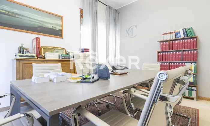 Rexer-Rivoli-VILLA-SINGOLA-LIBERA-SU-LATI-LOCATA-SINO-AL-Altro