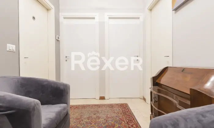 Rexer-Rivoli-VILLA-SINGOLA-LIBERA-SU-LATI-LOCATA-SINO-AL-Altro
