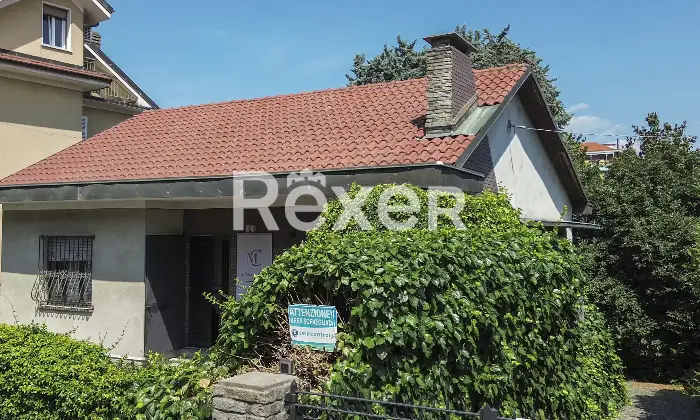 Rexer-Rivoli-VILLA-SINGOLA-LIBERA-SU-LATI-LOCATA-SINO-AL-Altro