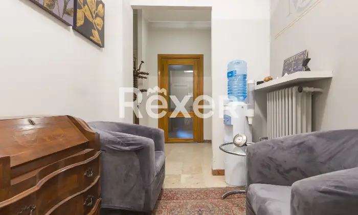 Rexer-Rivoli-VILLA-SINGOLA-LIBERA-SU-LATI-LOCATA-SINO-AL-Altro